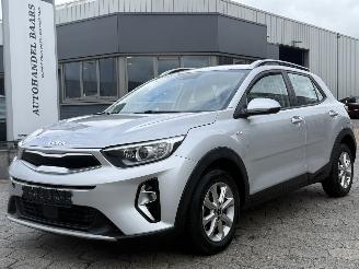 uszkodzony samochody osobowe Kia Stonic 1.0 T-GDi MHEV DynamicLine 2022/4