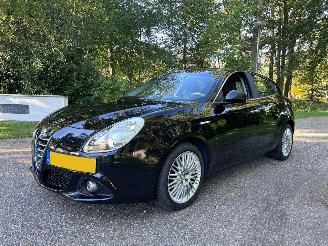 Schadeauto Alfa Romeo Giulietta 1.6 JTDM Excusive. 2015/5