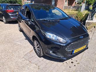 krockskadad bil auto Ford Fiesta 1.0i champion 2013/3