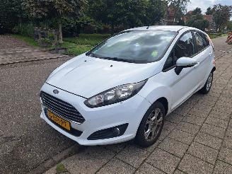 Schadeauto Ford Fiesta 1.25i sen edition 2014/2