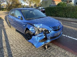 Salvage car Mazda 3 sport 1.6-16V 2005/9