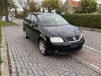 Sloopauto Volkswagen Touran 2.0 FSi 2004/6
