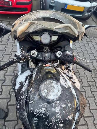 Honda VFR 1200 F DCT ABS picture 6