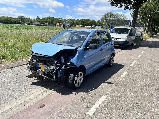 Kia Picanto 1.0-12V picture 2