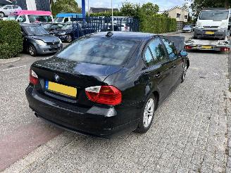 BMW 3-serie 318i picture 3