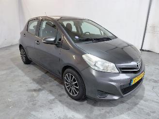 Unfallwagen Toyota Yaris 1.3 VVT-i Now 2014/5