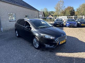 krockskadad bil auto Ford Focus 1.5 TDCI Titan. L.Ed AUTOMAAT REST BPM €800,-!!! 2016/7