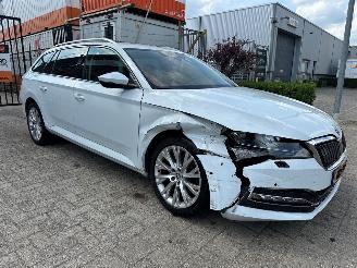 Coche accidentado Skoda Superb Combi 1.4 TSI iV Sportline Business 2020/9