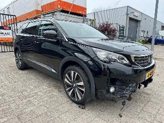 skadebil auto Peugeot 5008 1.2 PureTech Blue Lease Premium 2019/9