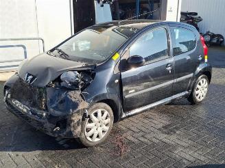 Vrakbiler auto Peugeot 107 107, Hatchback, 2005 / 2014 1.0 12V 2011/3