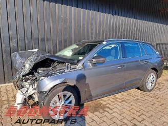 Purkuautot passenger cars Skoda Octavia Octavia Combi (NXAC), Combi 5-drs, 2019 1.0 TSI e-TEC 12V 2024/6