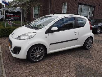 Schadeauto Peugeot 107 1.0 Active 2012/9