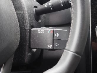 Renault Clio 0.9 TCe Limited picture 20
