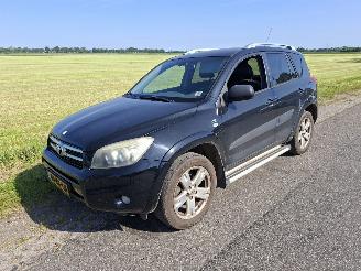 Vaurioauto  passenger cars Toyota Rav-4 2.2 D-4D Cat 2006/3