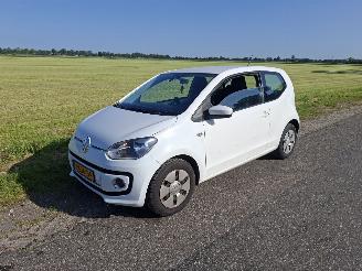 damaged passenger cars Volkswagen Up! 1.0 12 v 2013/4