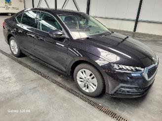 Schadeauto Skoda Octavia Limo 1.5 TSi 110-KW DSG e-Tec 2023/2