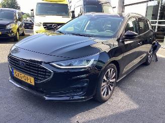 damaged passenger cars Ford Focus 1.0 EcoBoost Hybrid Titanium X 2025/1