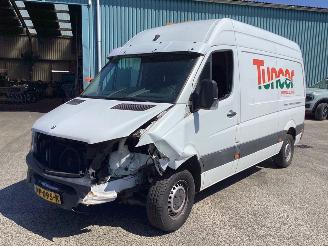 krockskadad bil auto Mercedes Sprinter 316 CDI 2015/6