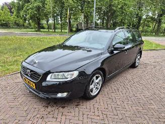 krockskadad bil auto Volvo V-70 2.0 D3 Dynamic Edition 2015/12