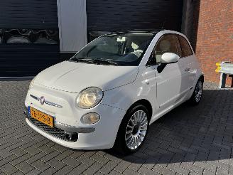 skadebil auto Fiat 500 1.2i LOUNGE / AUTOMAAT / PANODAK 2009/7