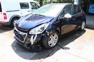 Coche siniestrado Peugeot 208 208 I (CA/CC/CK/CL), Hatchback, 2012 / 2019 1.2 Vti 12V PureTech 2019/11
