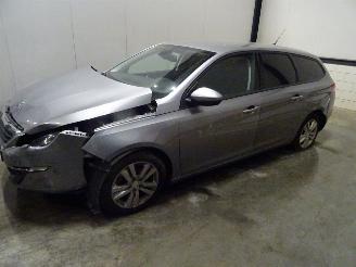 Sloopauto Peugeot   2015/10