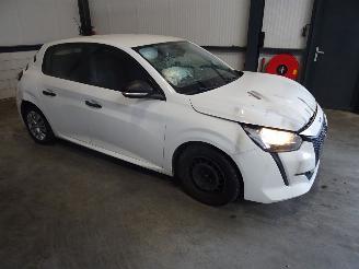 Vrakbiler auto Peugeot 208 1.2VTI 2021/2