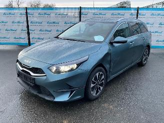uszkodzony samochody osobowe Kia Cee d Cee'd Station Vision 1.4 (103kW) Automaat | Camera | LM 16" | NAVI 2025/10