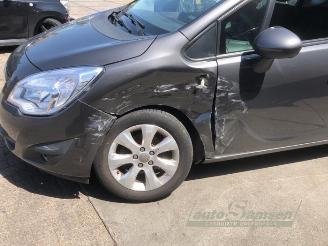 Vrakbiler auto Opel Meriva Meriva (B), MPV, 2010 / 2017 1.4 Turbo 16V ecoFLEX 2011/4