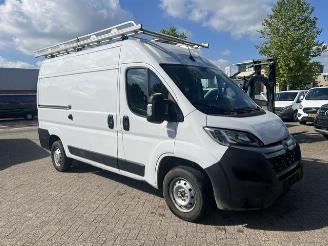 Schade bestelwagen Citroën Jumper 2.2 BLUEHDI 103KW L2H2  AIRCO KLIMA NAV EURO6 2023/10