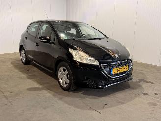 krockskadad bil auto Peugeot 208 1.0 Vti 12V PureTech Hatchback  Benzine 2014/10