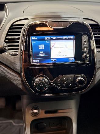 Renault Captur 0.9 TCe Helly Hansen picture 12