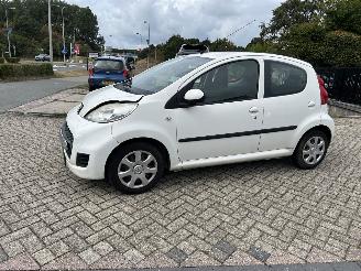 krockskadad bil auto Peugeot 107 1.0-12V Millesim 200 | 95.190 km!! 2011/2