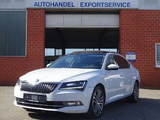 skadebil auto Skoda Superb 2.0 TDI Ambition Business, Panorama, Navi, DAB+, Climate & Cruise 2016/9