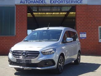 skadebil auto Mercedes Citan T-Klasse T 180-d Progressive Automaat 116pk Euro6 2022/10