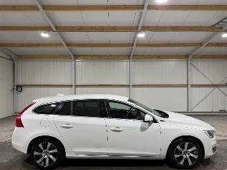 Schadeauto Volvo V-60 2.4D6 158kW Automaat AWD Plug-in Hybrid Summum 2013/12