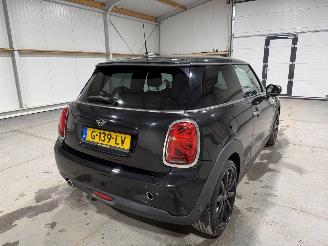 Mini Cooper 1.5 100kW Automaat Cooper Chili picture 6