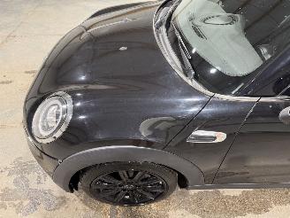 Mini Cooper 1.5 100kW Automaat Cooper Chili picture 17