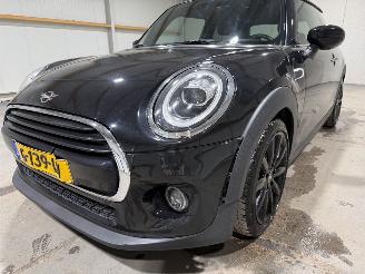 Mini Cooper 1.5 100kW Automaat Cooper Chili picture 24