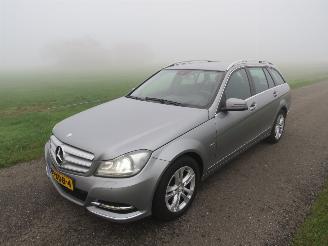 skadebil auto Mercedes C-klasse 220 CDI 170pk Business Avangarde  2012 Estate navigatie  leer camera [ schadevrij 2012/5