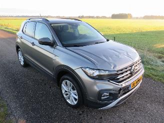 Unfallwagen Volkswagen T-Cross 1.0 TSi Life 95pk Euro 6 Camera Navigatie clima sportstoelen  enz enz 2019/11