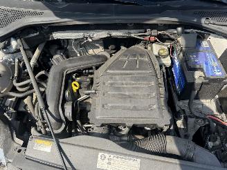 Volkswagen Golf  picture 9