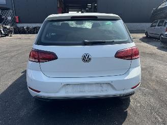 Volkswagen Golf  picture 4