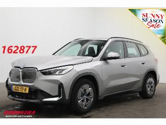 Coche accidentado BMW iX1 xDrive30 67 kWh LED ACC Apple/Android Camera SHZ 2025/1