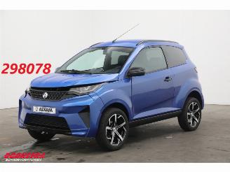 Vaurioauto  microcars Aixam  e Coupé Sport Leder Apple/Android Camera 2025/8