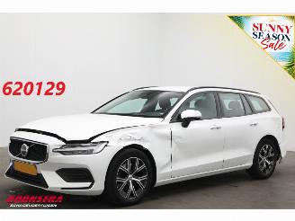 Auto incidentate Volvo V-60 2.0 B3 AUT Essential Edition ACC Navi Clima Apple/Android Leder Virtual Camera PDC 2024/10