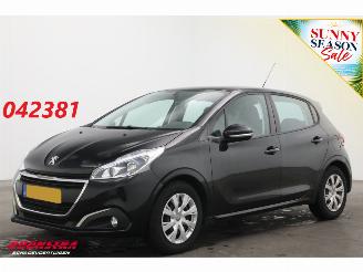 Coche accidentado Peugeot 208 1.2 PureTech Blue Lease Cruise Airco Apple/Android PDC 2018/7