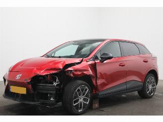  MG MG4 Trophy Extended Range 77 kWh ACC Navi Clima LrHZ Apple/Android Camera PDC 2024/10