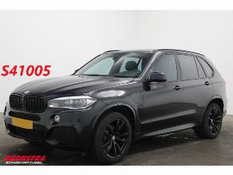 krockskadad bil auto BMW X5 xDrive40e M-Sport HUD Pano Navi Leder Memory SHZ 360° PDC 2015/12