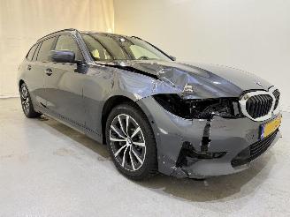 damaged passenger cars BMW 3-serie Touring 330e Advantage Aut 2021/4